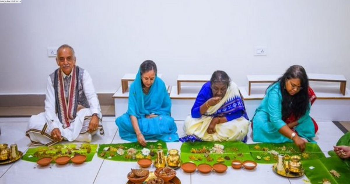 Odisha: President Murmu offers prayer at Jagannath Temple